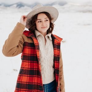 Meet your Posher, Ady